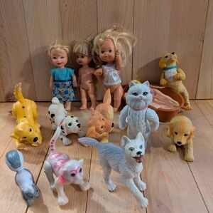 Assorted Small Pet Figurines  14 Pieces Pre-owned